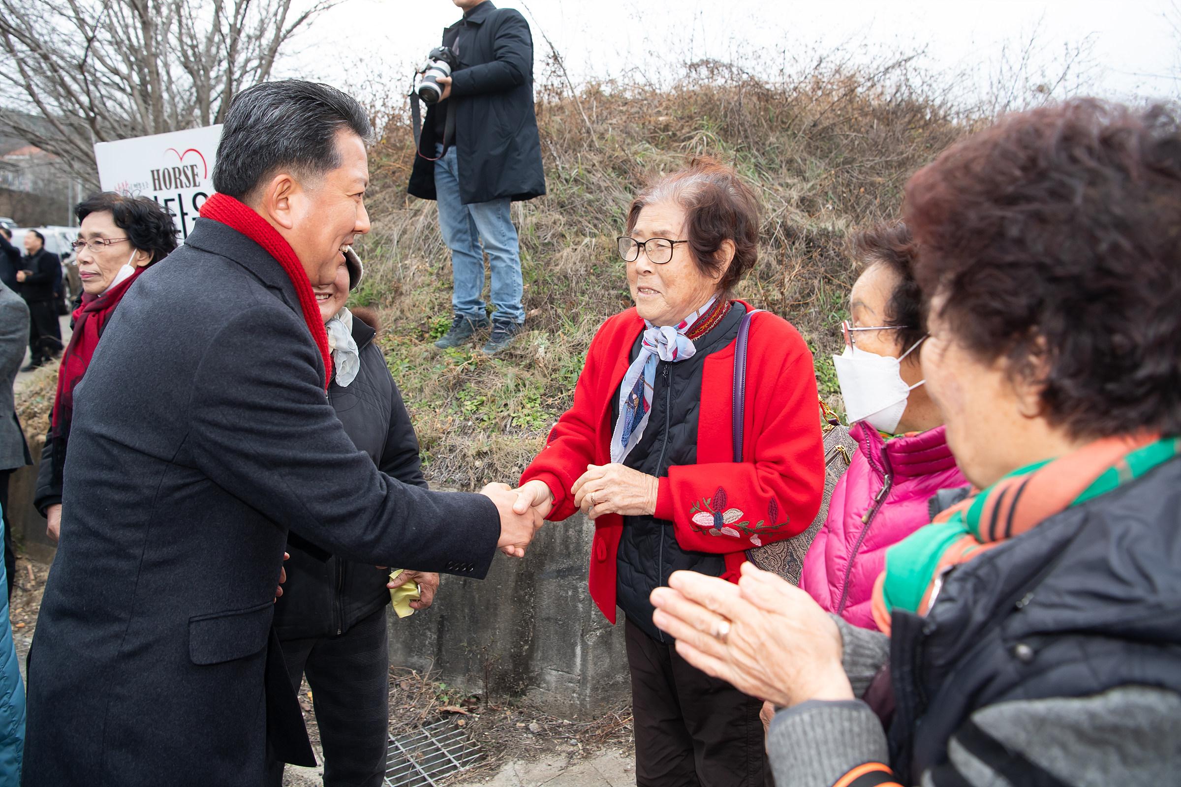 원희룡 국토교통부 장관께서 현장 방문으로 구미역과 선기동 현장 그리고 상공회의소를 방문하였습니다.