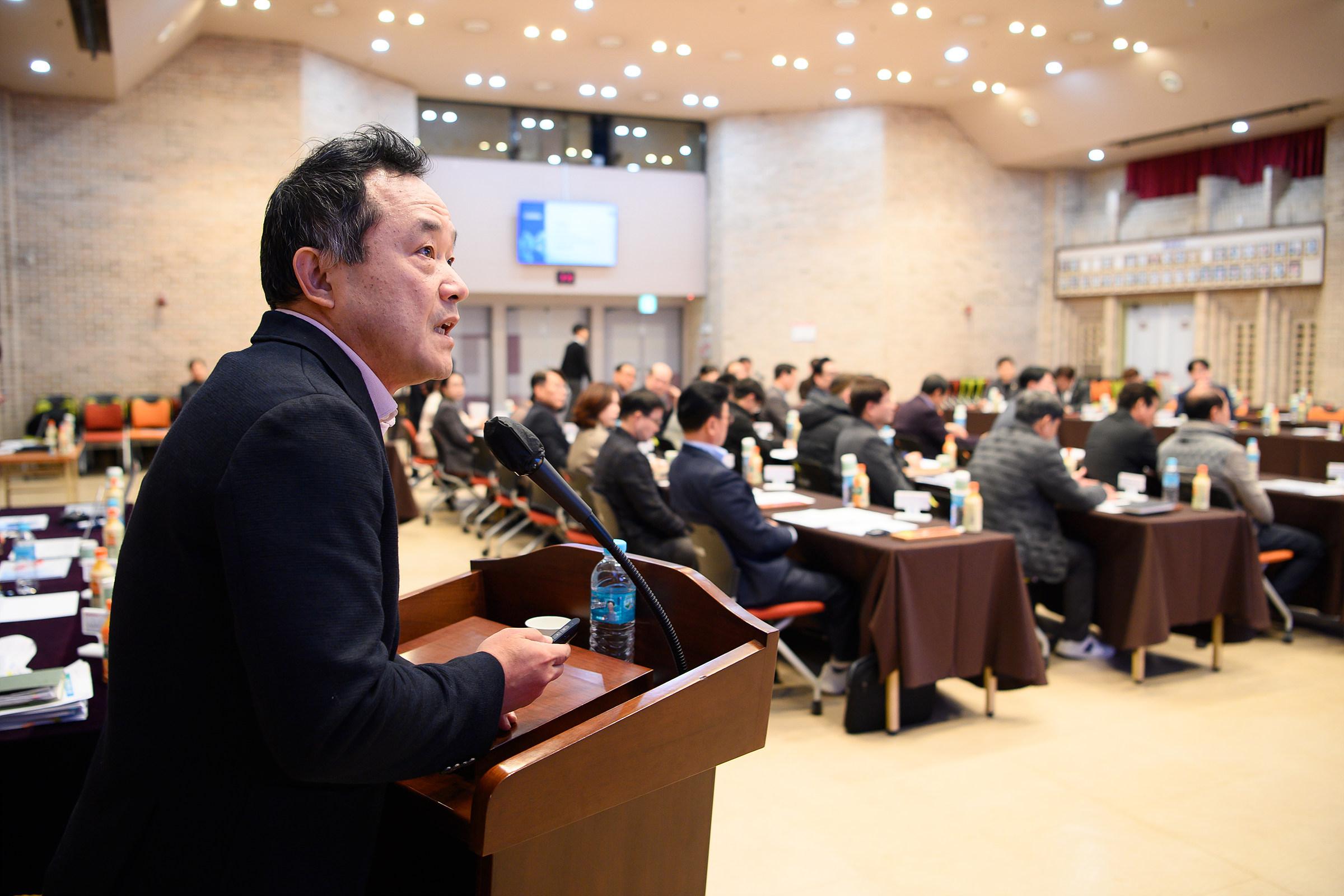 구미시 시내버스 노선개편 용역 중간보고회가 4층 대강당에서 있었습니다.