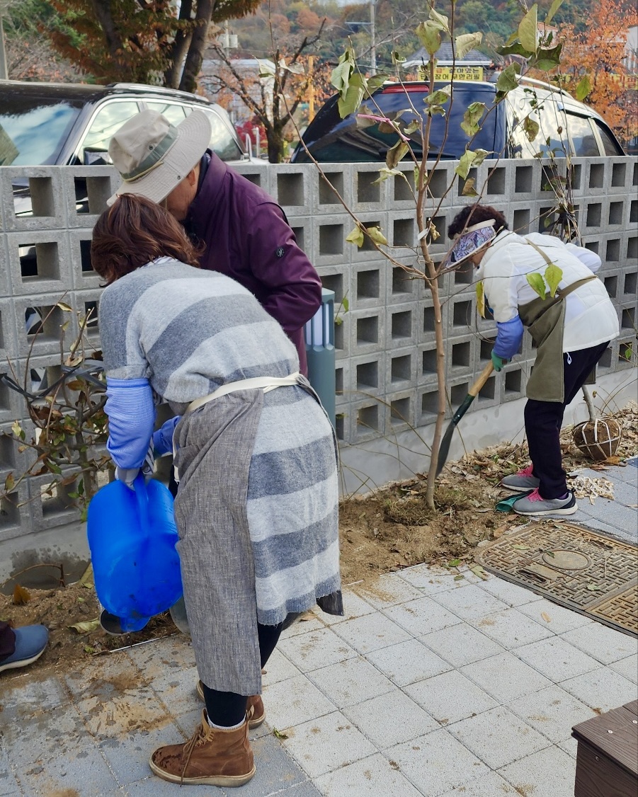 [선주원남동] 각산마을 꽃꽃찾아라 - 꽃나무 식재 현장 스케치 첨부 이미지